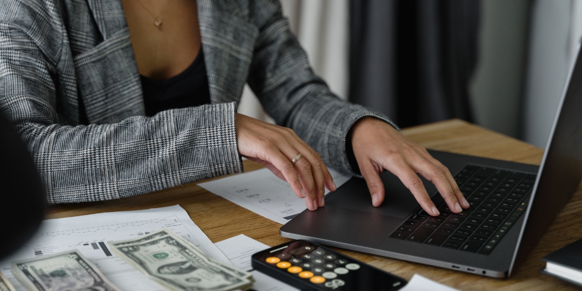 Guidelines on reasonable pay for S-Corp owners in Tampa from Hacker, Johnson & Smith PA